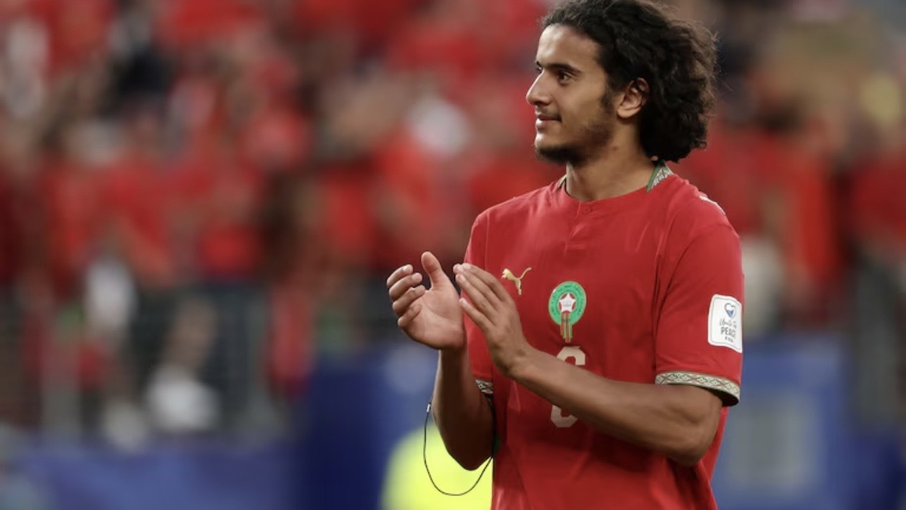 Bouaddi pousse pour un départ à Manchester City cet été