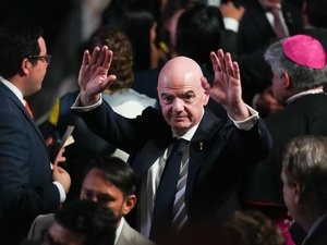 Fifa : l'UEFA, la Concacaf et l'AFC lâchent Infantino