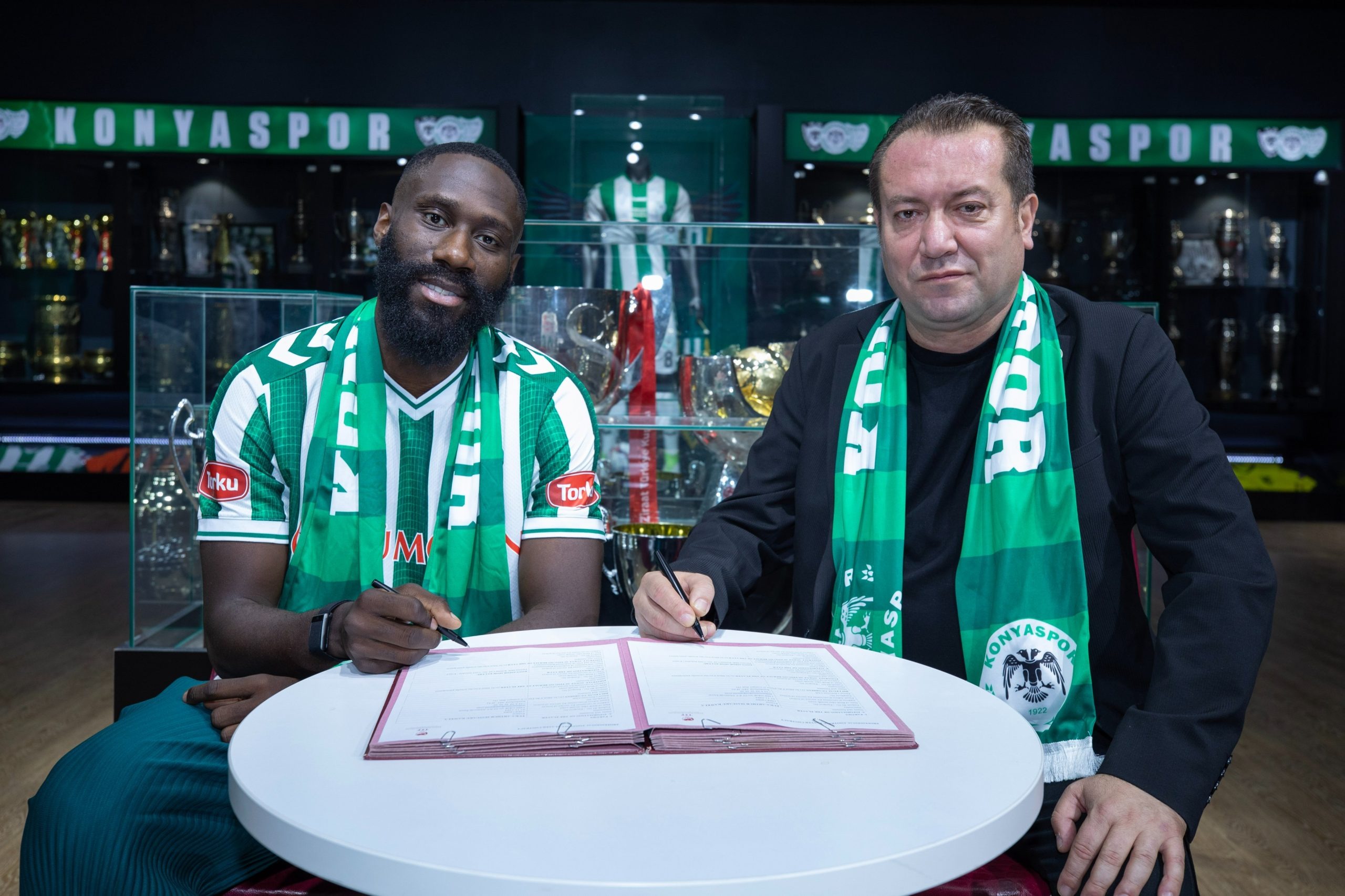 Officiel : Arthur Masuaku rejoint Konyaspor en Süper Lig