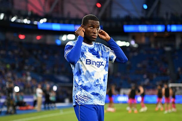 Nicolas Jackson signe officiellement à Aston Villa