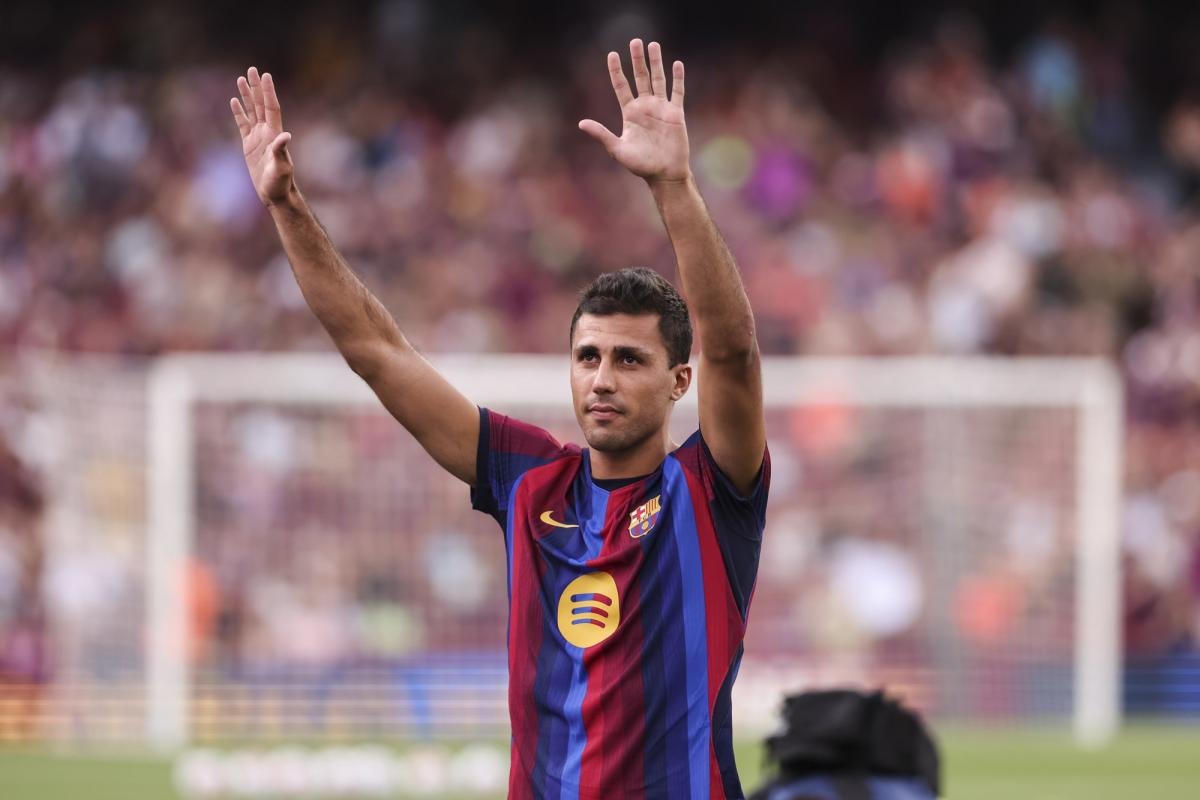 Rodri ovationné par le Camp Nou avant Barcelone-Al-Ahly
