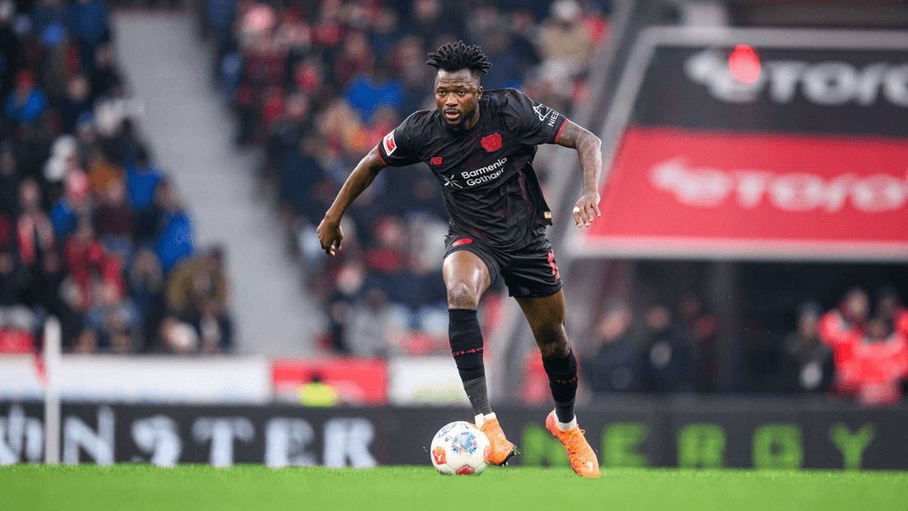 Tapsoba : Leverkusen ferme la porte à Arsenal et Man Utd